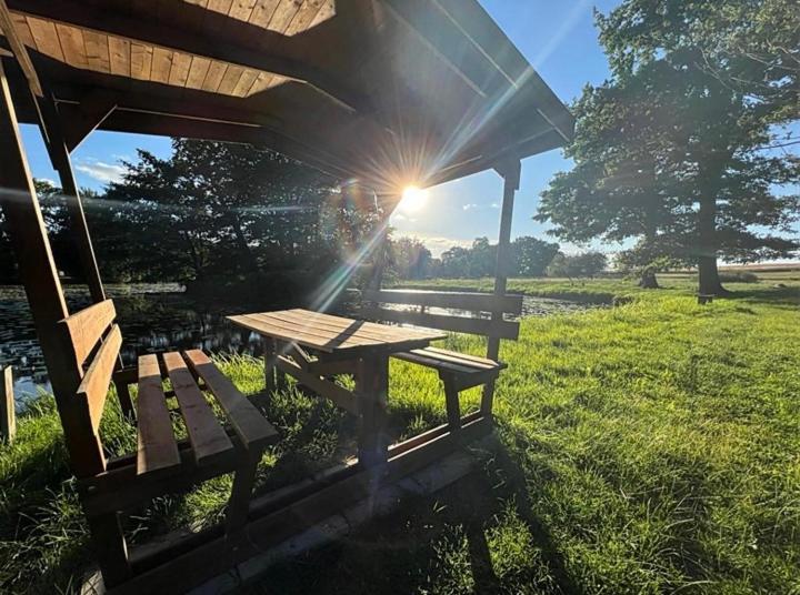 Familienfreundliche Ferienwohnung Mit Wintergarten Badow Luaran gambar